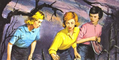 Nancy Drew: The Clue of the Broken Locket Review – Ft. Broken Locket&nbsp;Meringues